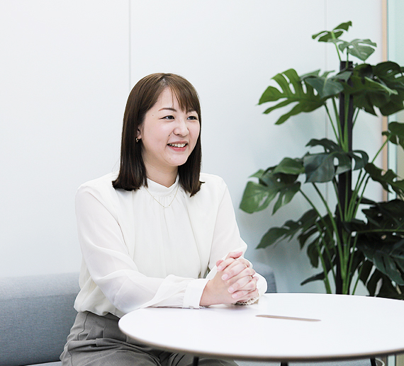 インタビューを受けるH.Aさん