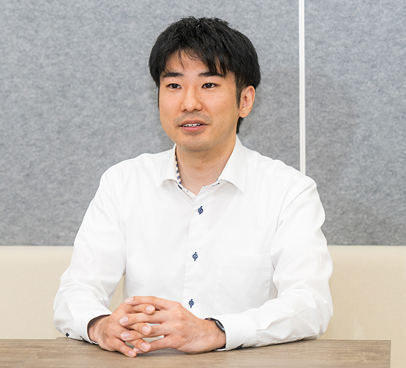 インタビューを受けるT.Nさん